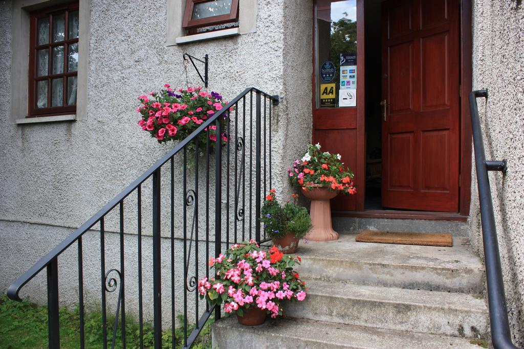 Clarke Cottage Guest House Dunfermline Exterior photo